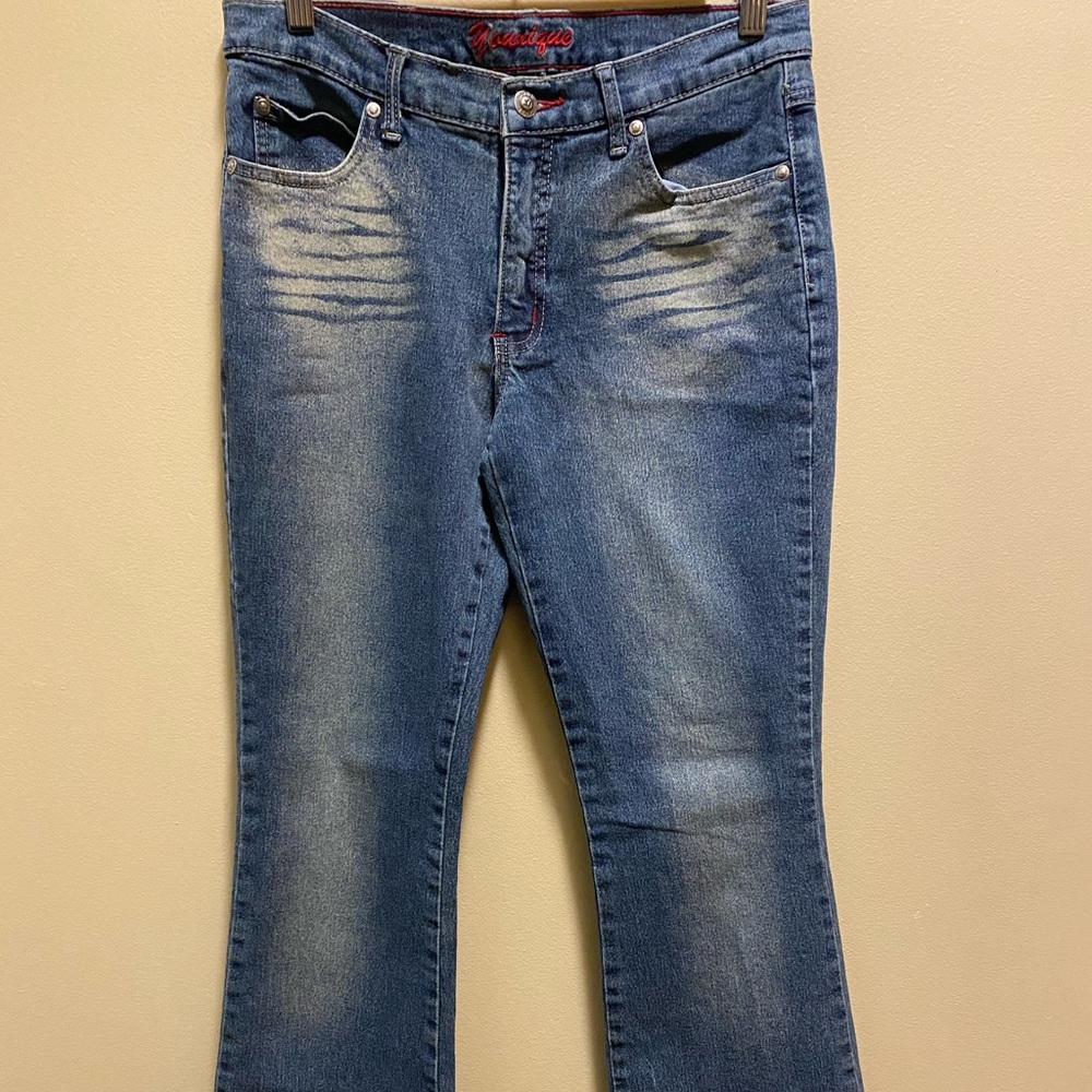 ✨NEW✨YOUNIQUE flared JEANS